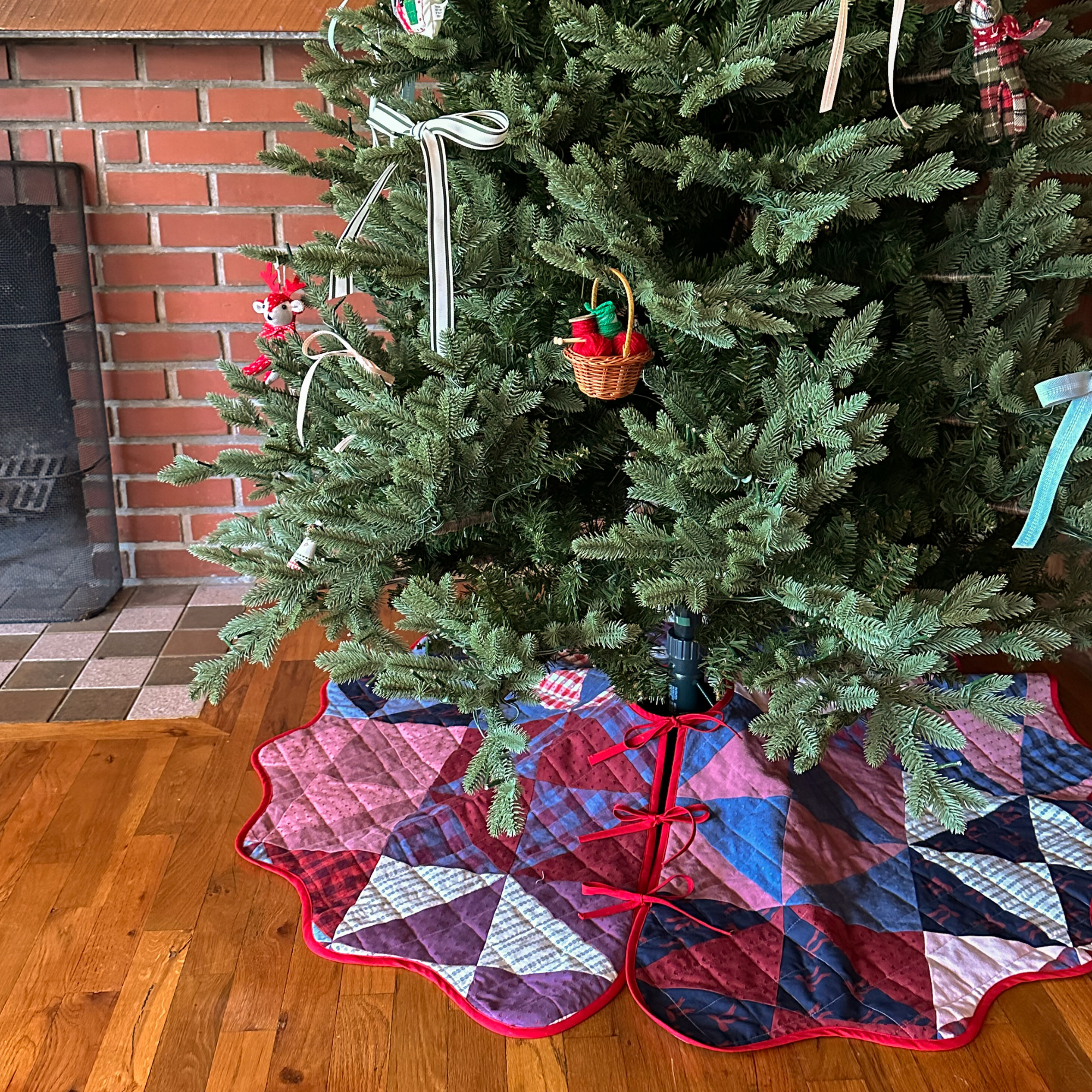 Connie Christmas Tree Skirt Sewing Pattern – Syd Graham Patterns